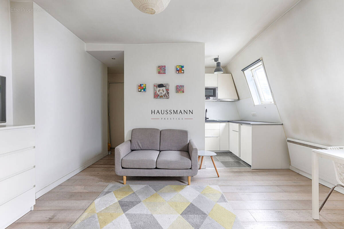 Appartement à PARIS-17E