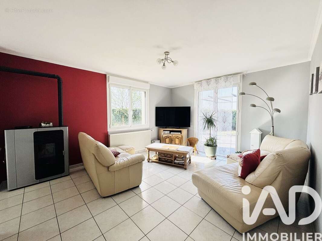 Photo 5 - Maison à ROUGE