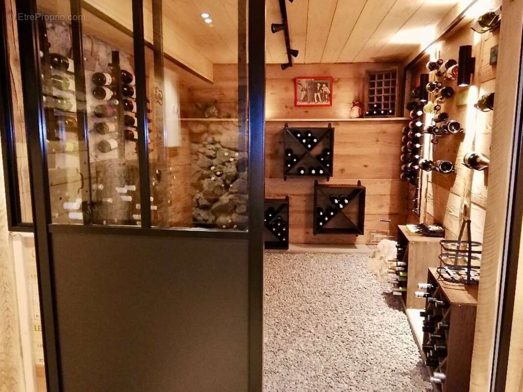 Dpt haute savoie (74), à vendre thollon-les-memises maison-gîte coeur de station - photo 31