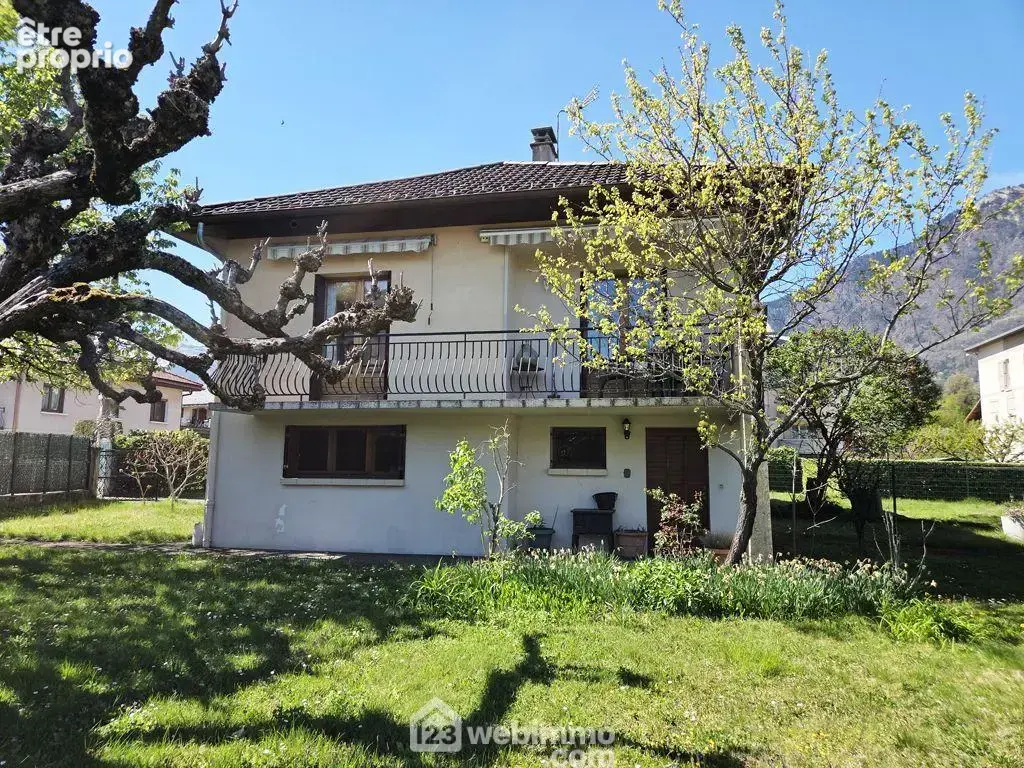 A Albertville, maison de 135m² et son terrain de 920m² dans le quartier très prisé de Saint-Sigismond