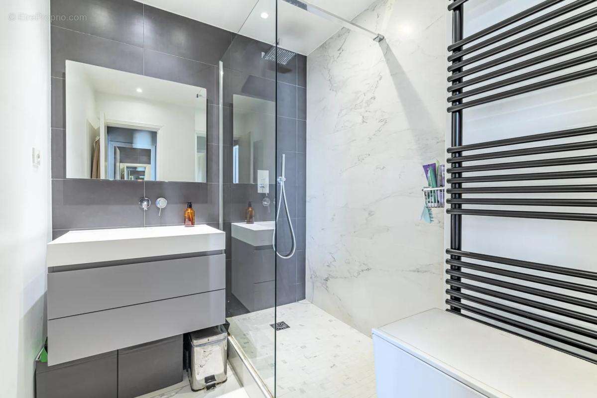 Appartement à SURESNES
