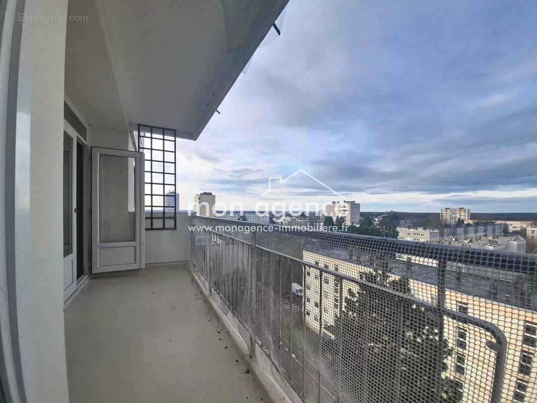 Appartement à MONT-SAINT-AIGNAN