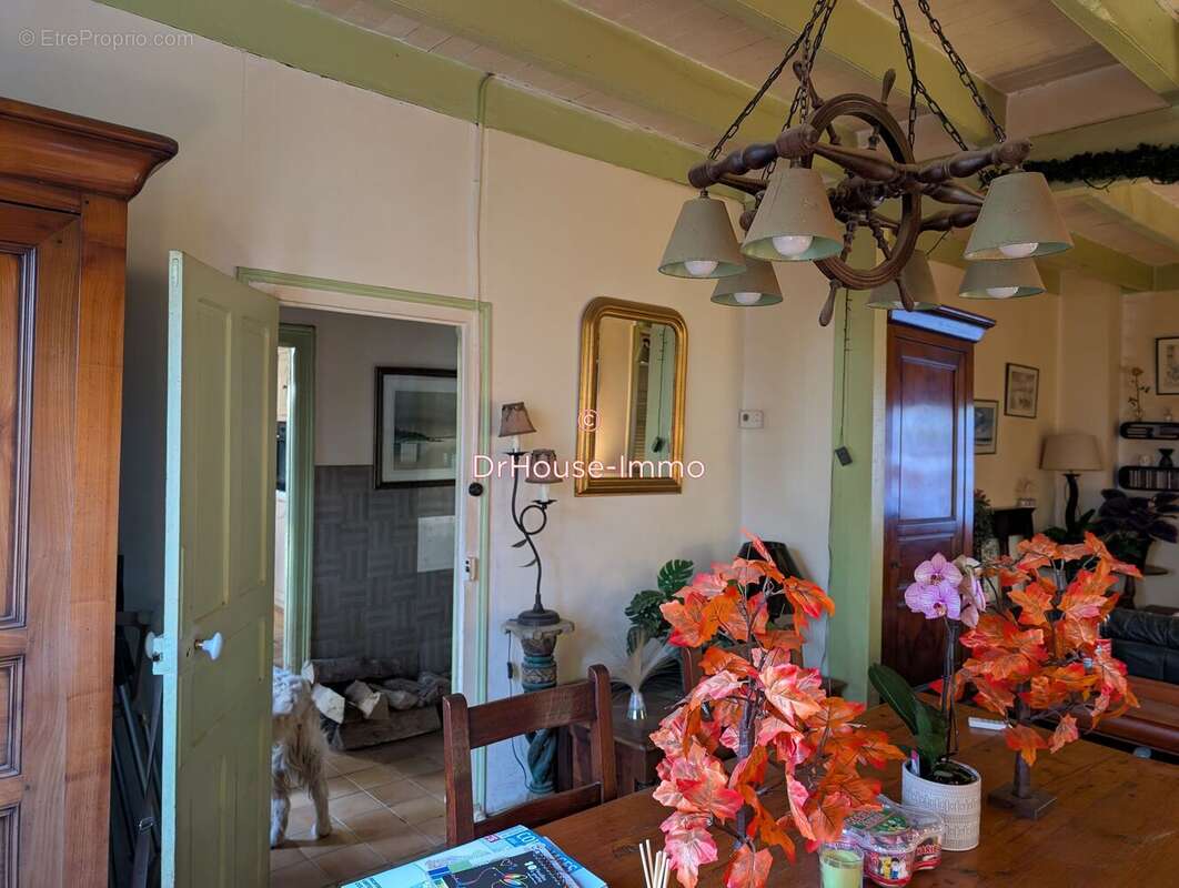 Maison à SAINT-GILLES-DU-MENE