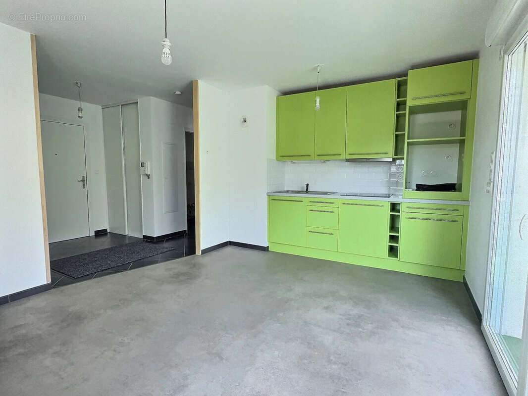 Appartement à BONNE