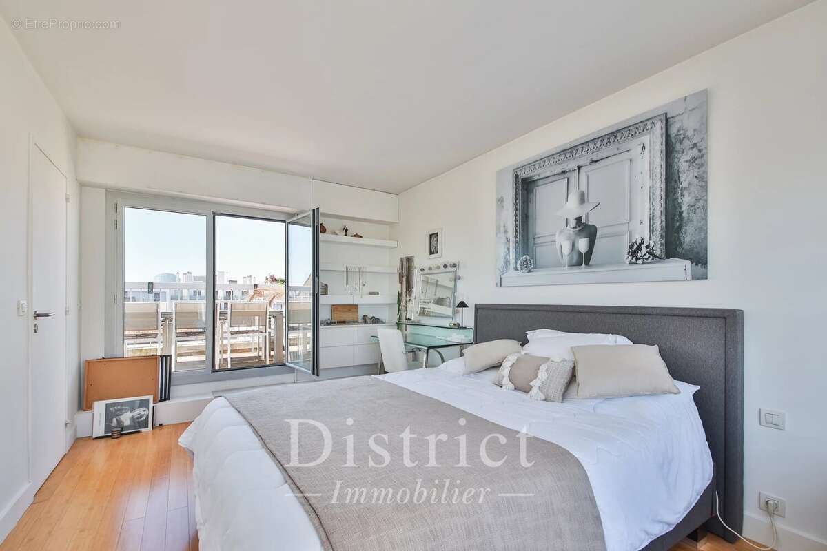 Appartement à PARIS-15E