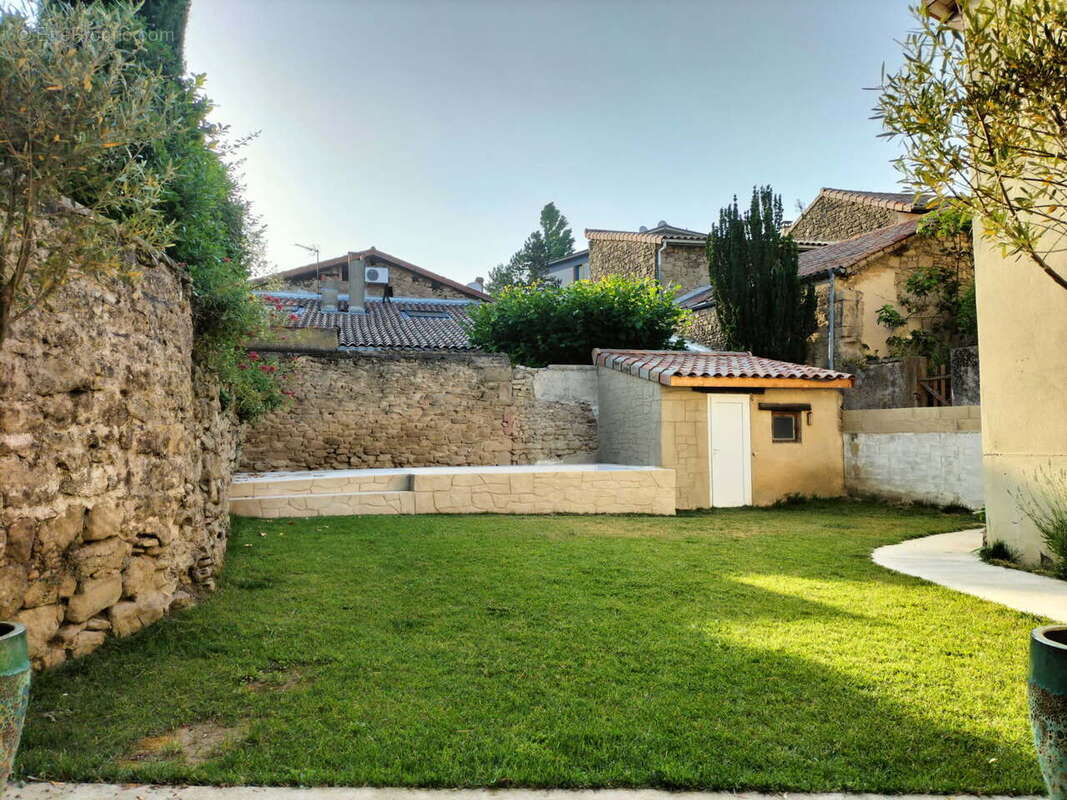 Maison à SAINT-DONAT-SUR-L&#039;HERBASSE