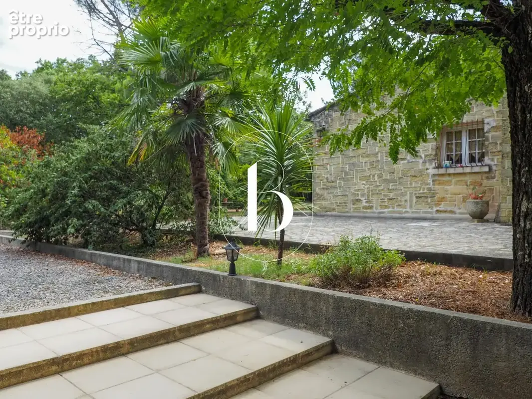 Méjannes-le-Clap  Propriété sur 9 000 m² de terrain arboré avec piscine - photo 11