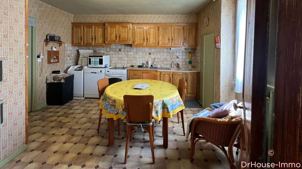 Maison à OBJAT