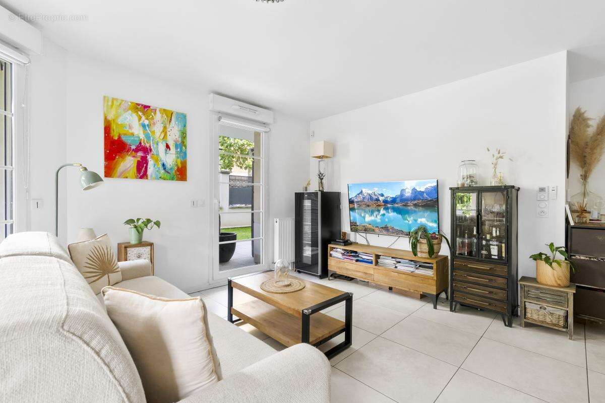Appartement à LA GARENNE-COLOMBES