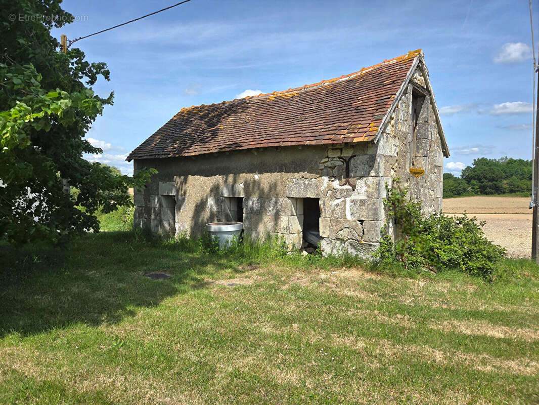 Maison à LUCAY-LE-MALE