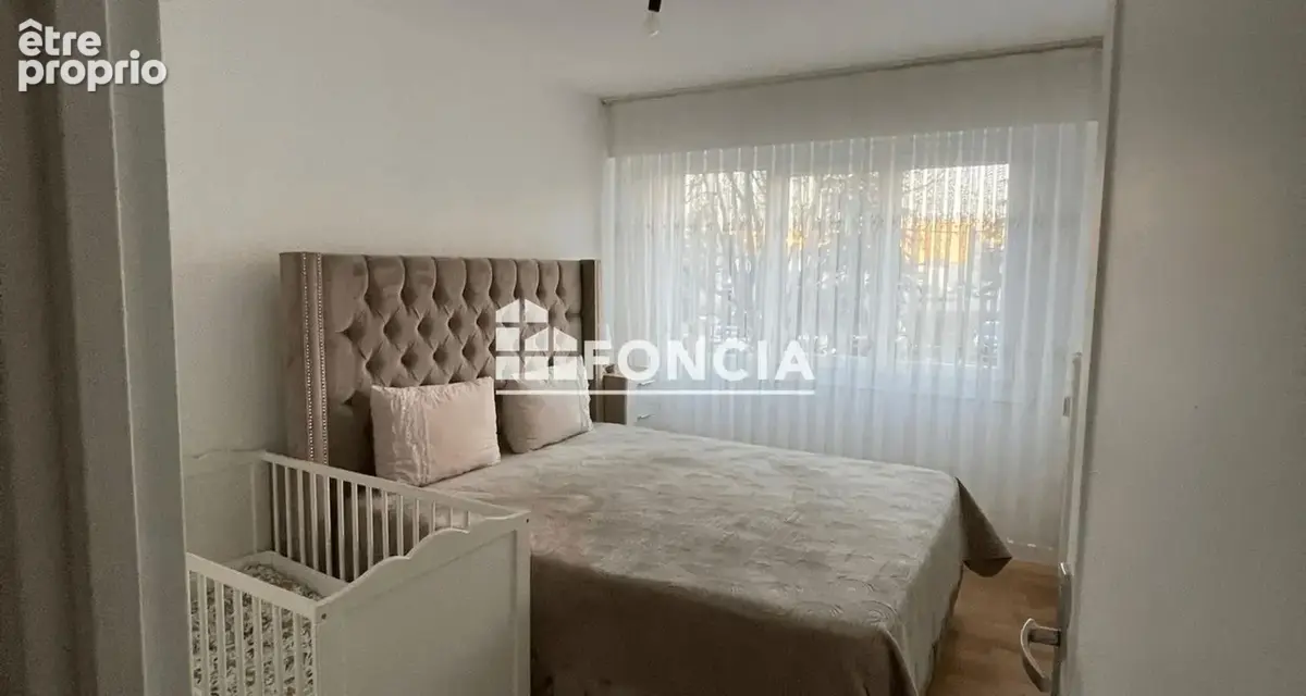 en exclusivité dans votre agence FONCIA Appartement de type 4 1er étage - photo 2