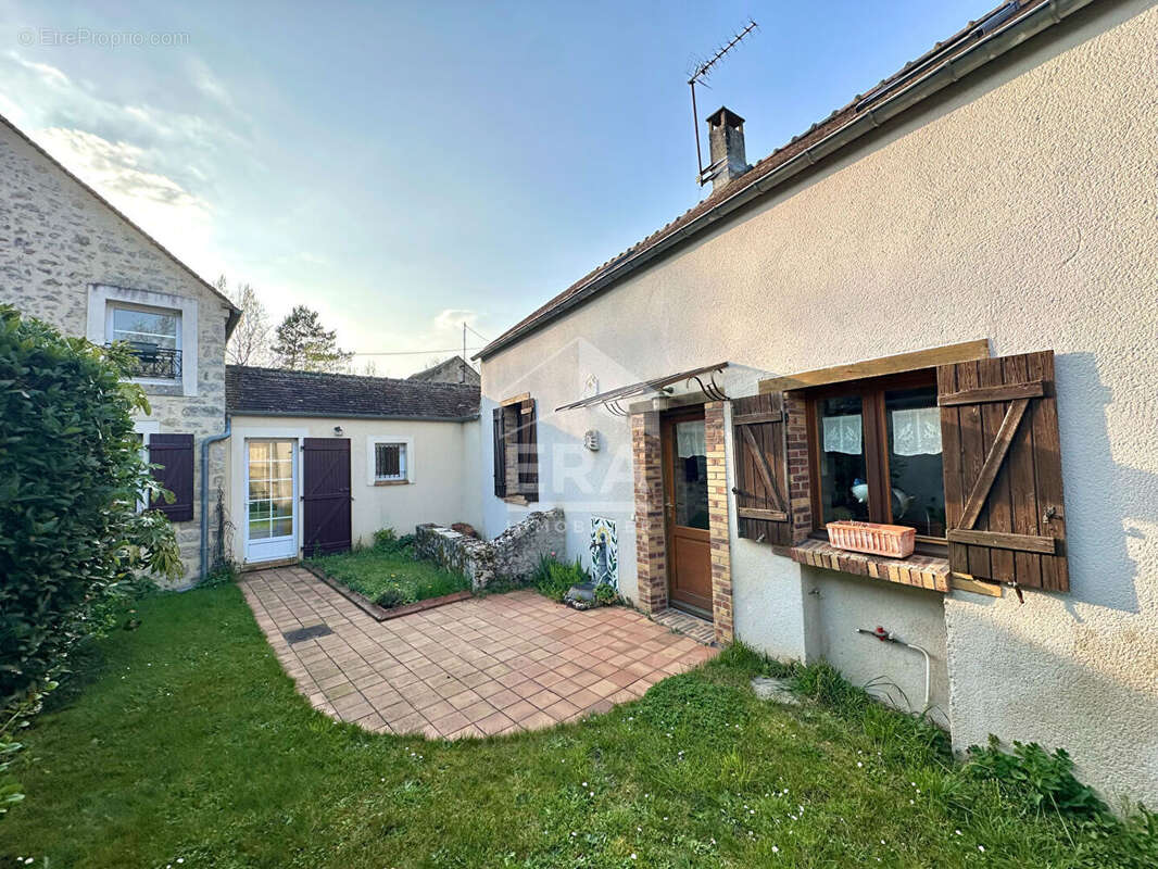 Maison à POLIGNY