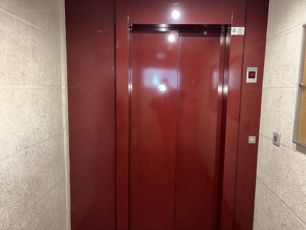 Parking à CHARENTON-LE-PONT