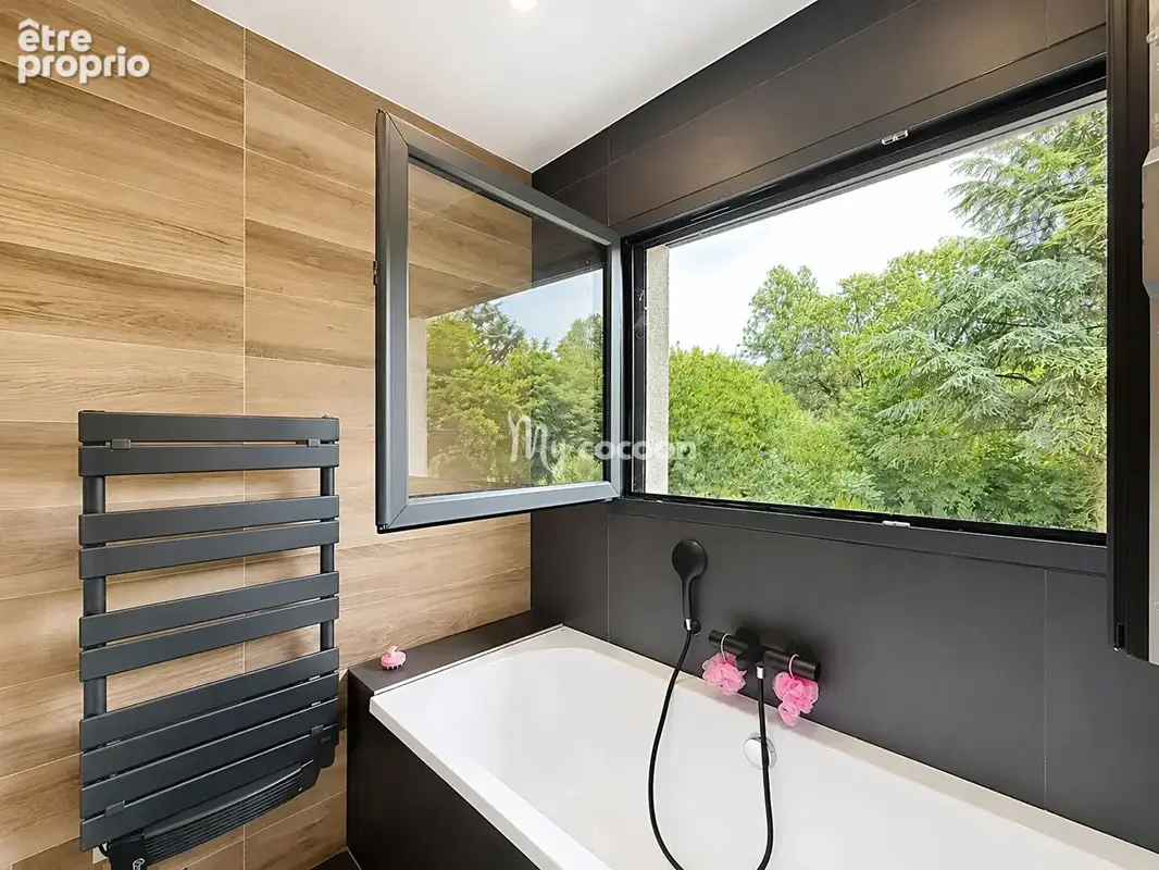 Collonges-au-Mont-d'Or - Maison T6 - 110 m² - Terrain - Piscine - photo 9