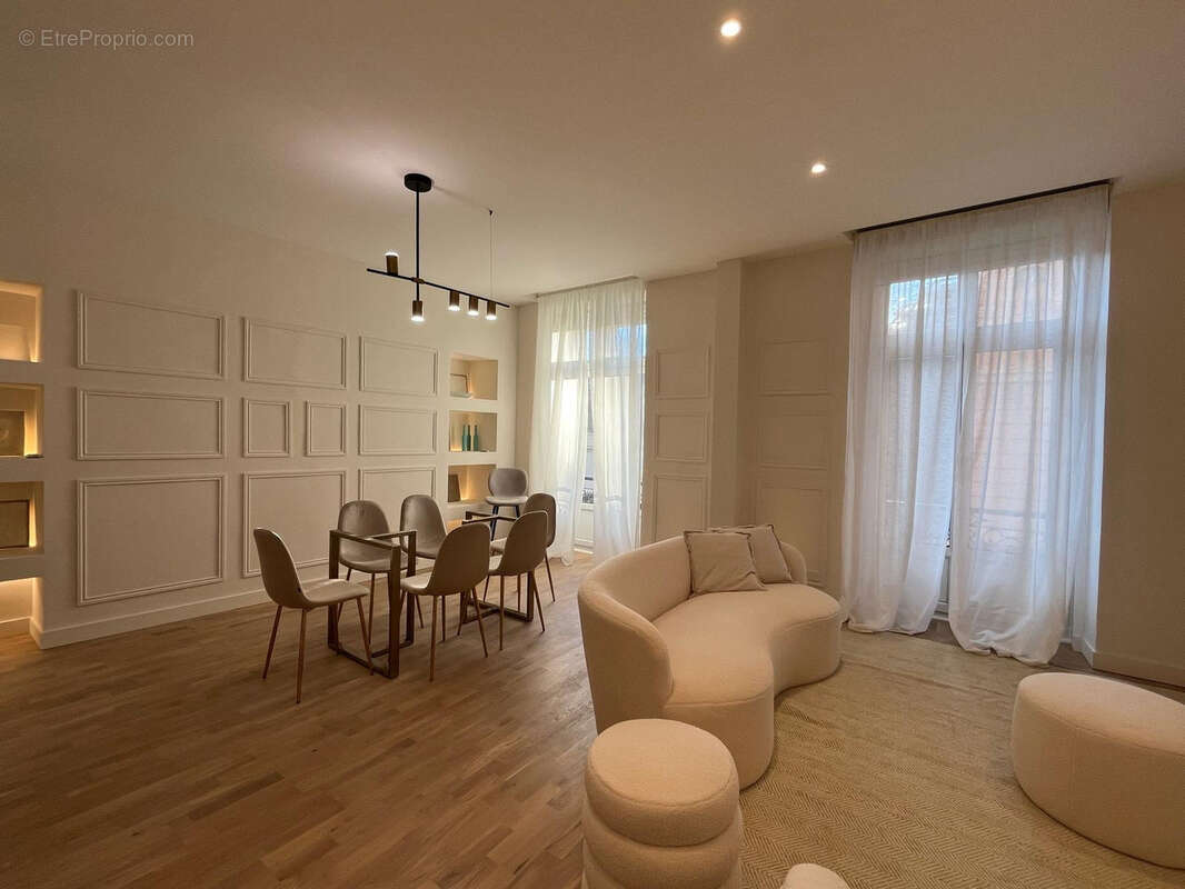Appartement 4 pièces avec grande tèrrasse au cœur du carré d'or - photo 2