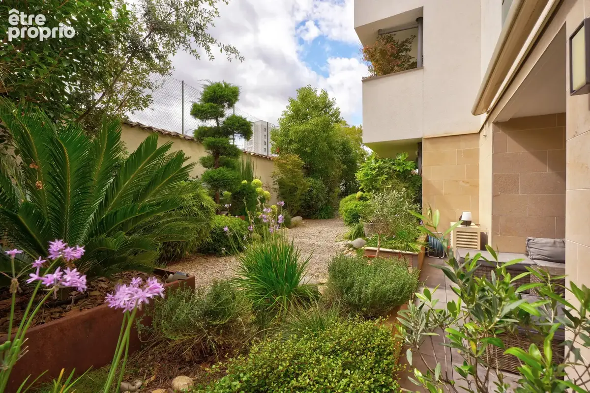 Lyon 4 Chazière - T5 sans vis à vis , esprit maison avec un jardin clos paysagé de 153m² - photo 10