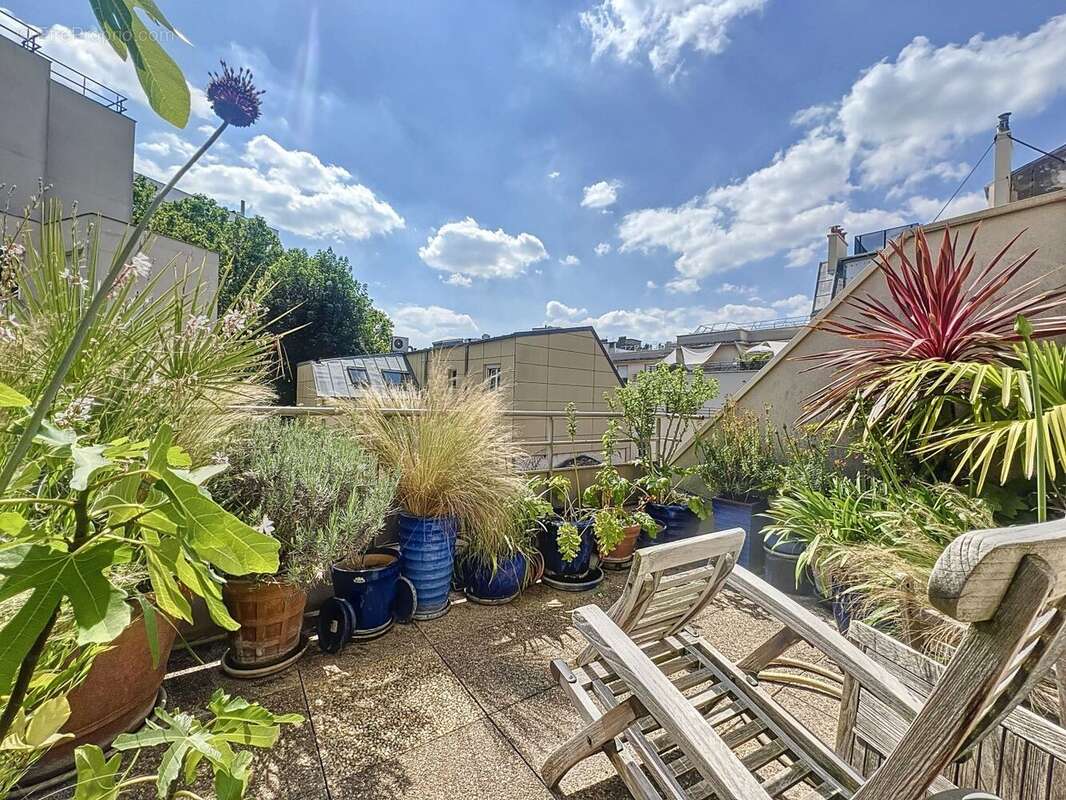 Appartement à PARIS-15E