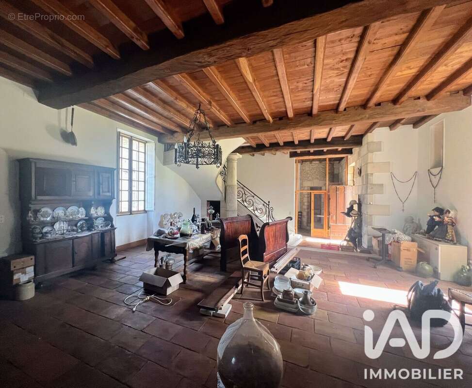 Maison 302 m² à Mussidan  - photo 7