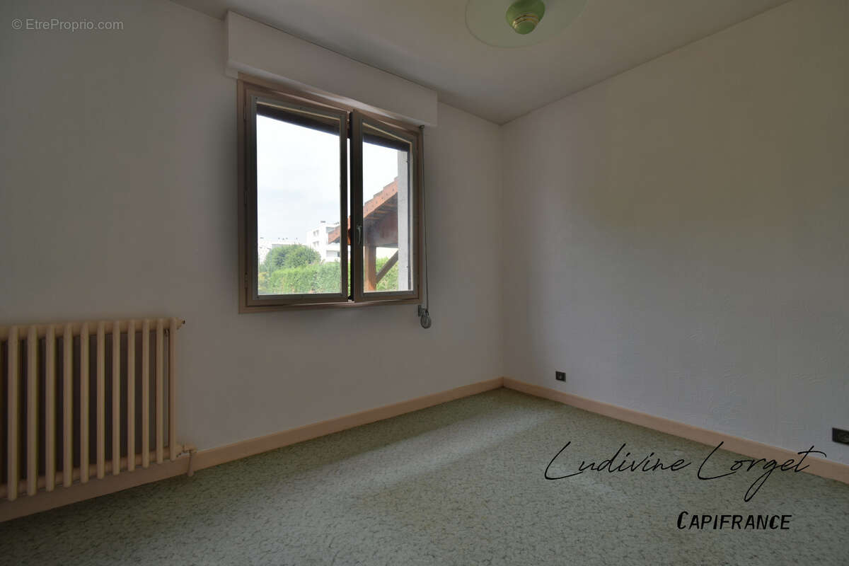Maison traditionnelle à vendre avec travaux à Soissons(02) bien situé – 6 pièces- 140 m² habitables–Vivable de plain- pied–4 cha - photo 7