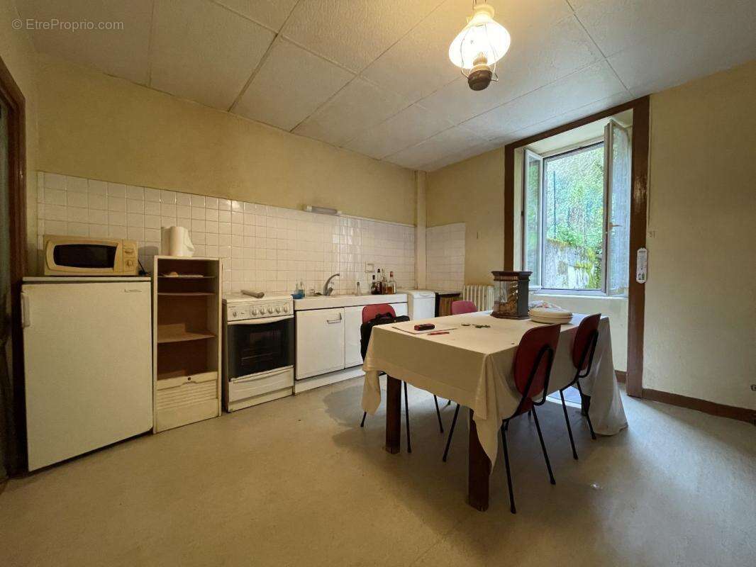 Appartement à SAINT-CERNIN