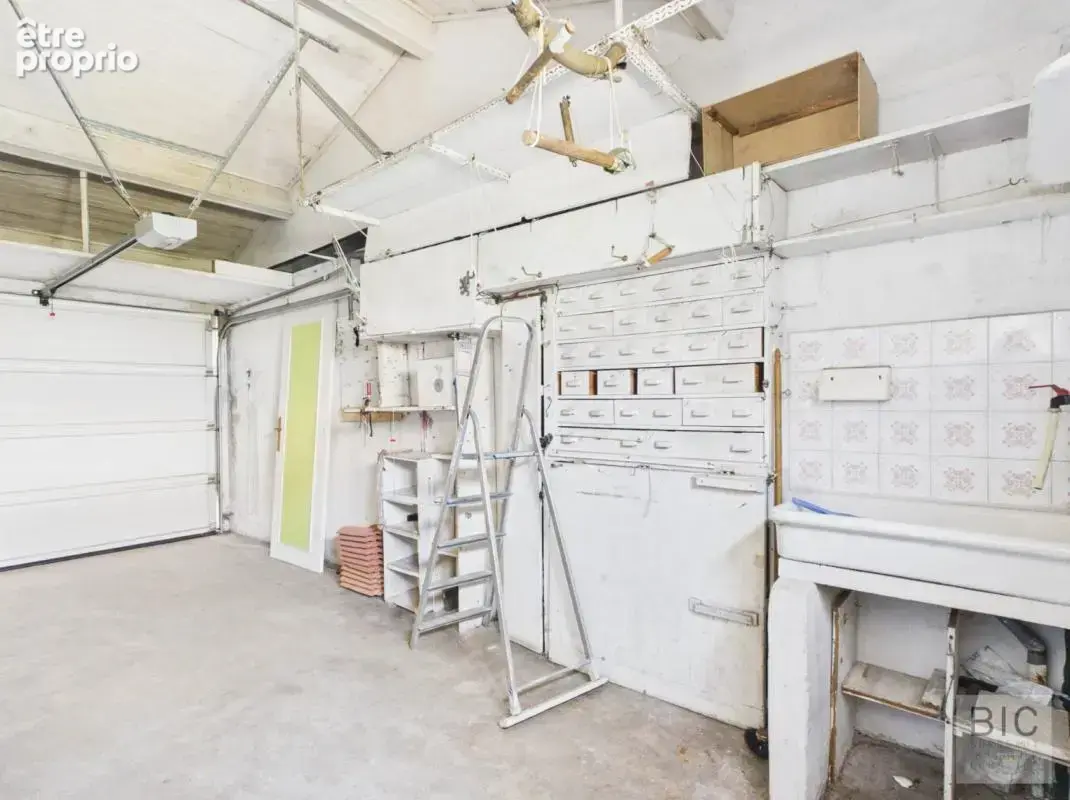 A vendre maison à rafraîchir avec garage, véranda et jardin - photo 15