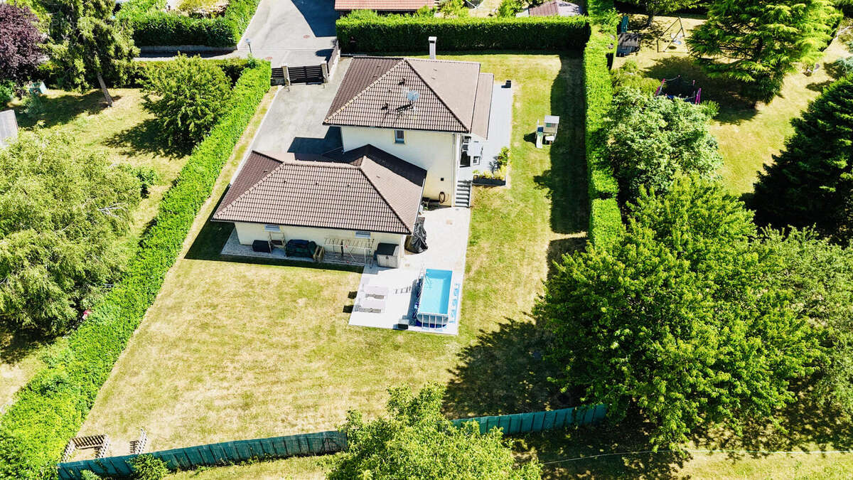 EXCLUSIVITE: 2 min Valleiry Villa contemporaine récente de 2007 dans un état impeccable... - photo 2