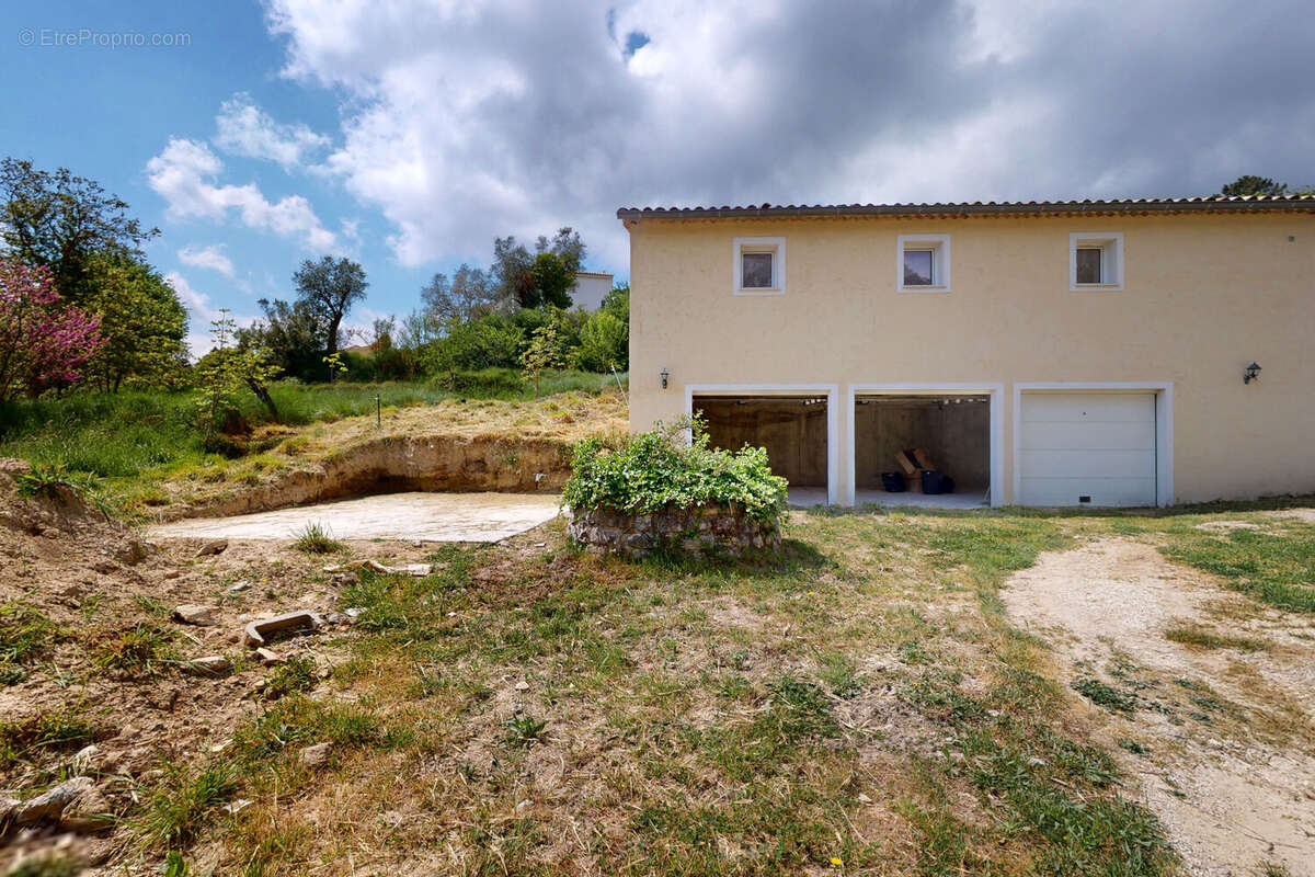 Maison à TOURRETTE-LEVENS