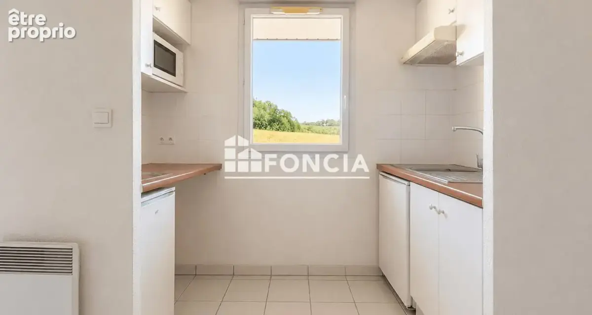 À vendre, agréable appartement T2 de 45 m² situé au 3ᵉ étage d'une résidence récente avec piscine - photo 3