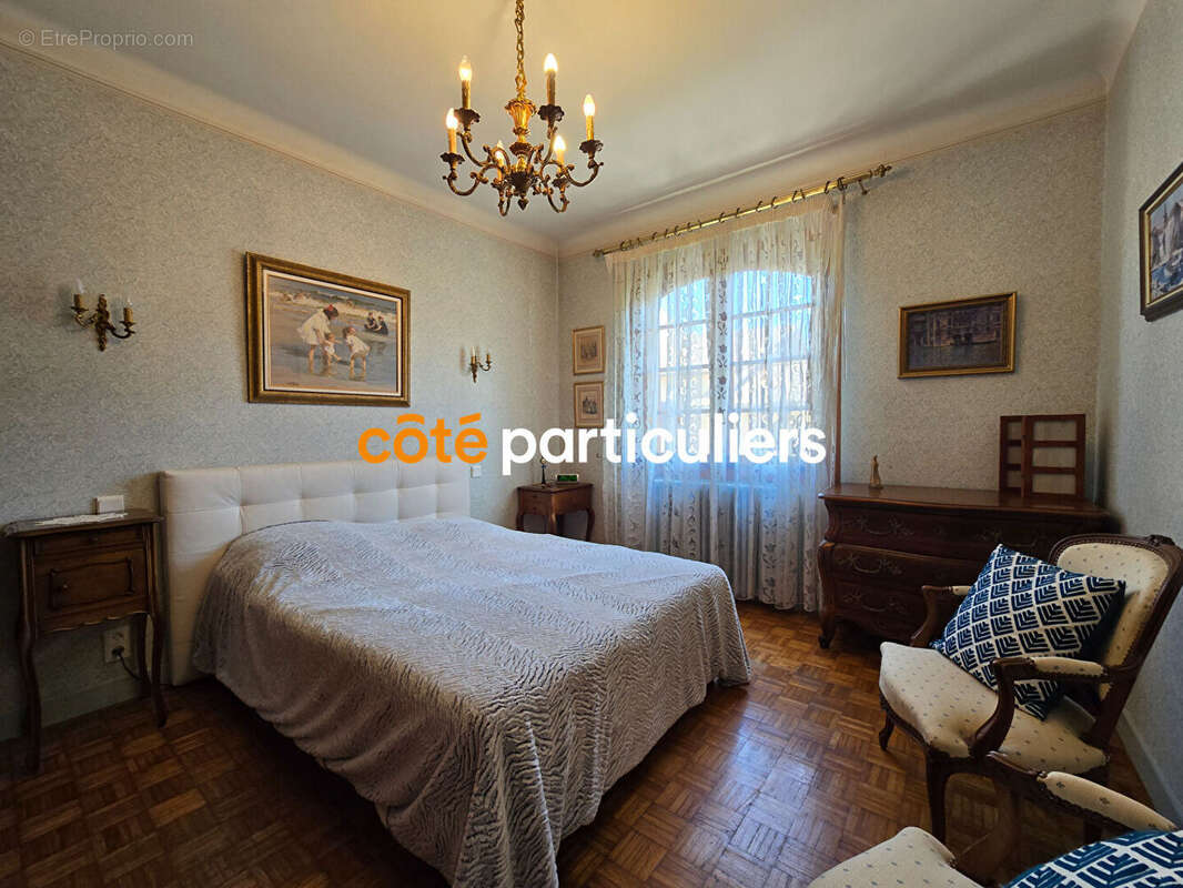 Maison 4 chambres jardin et double garage - photo 11