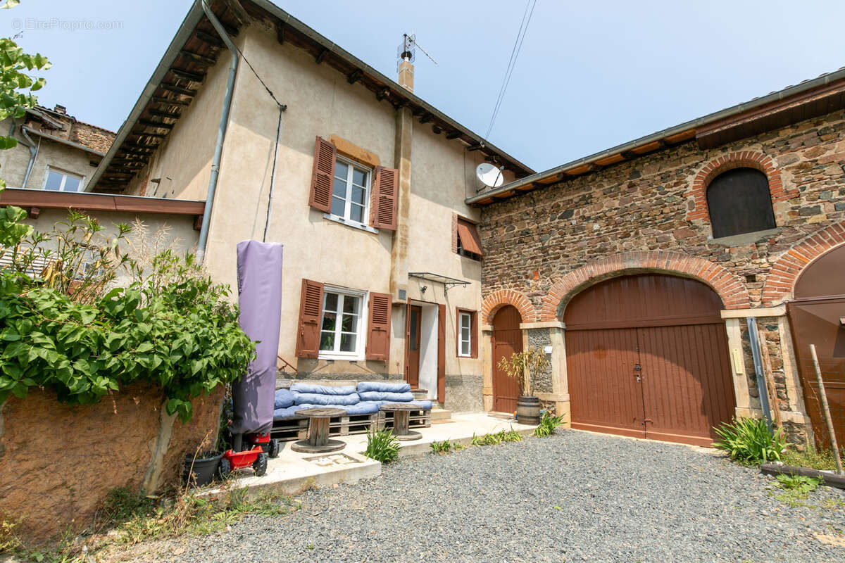 Maison à VAUX-EN-BEAUJOLAIS