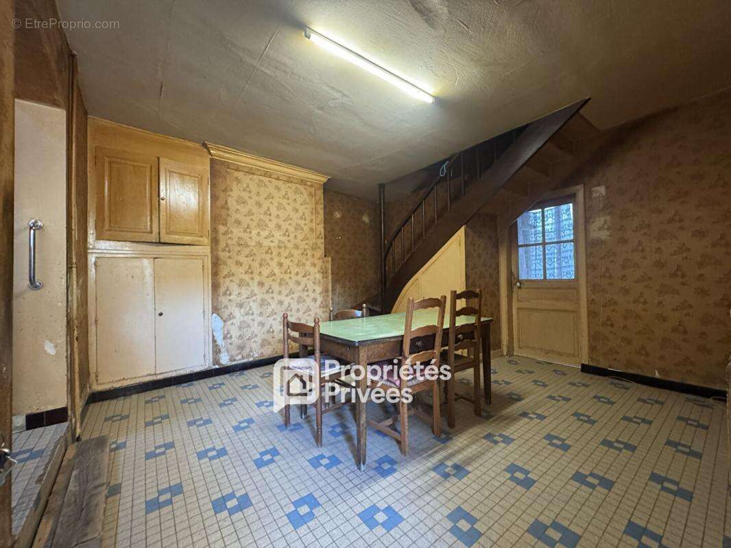 A VENDRE 37420 HUISMES Maison 205 M² dépendances - photo 7