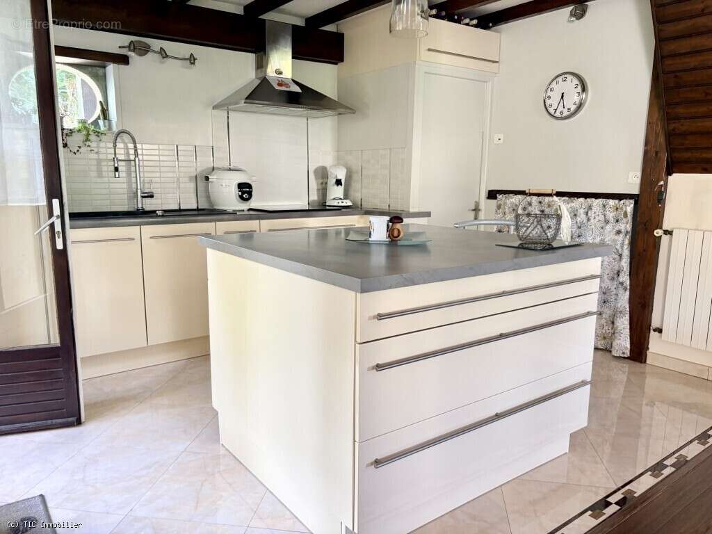 Maison contemporaine de 105 m² avec grand jardin arboré et piscine chauffée - photo 10