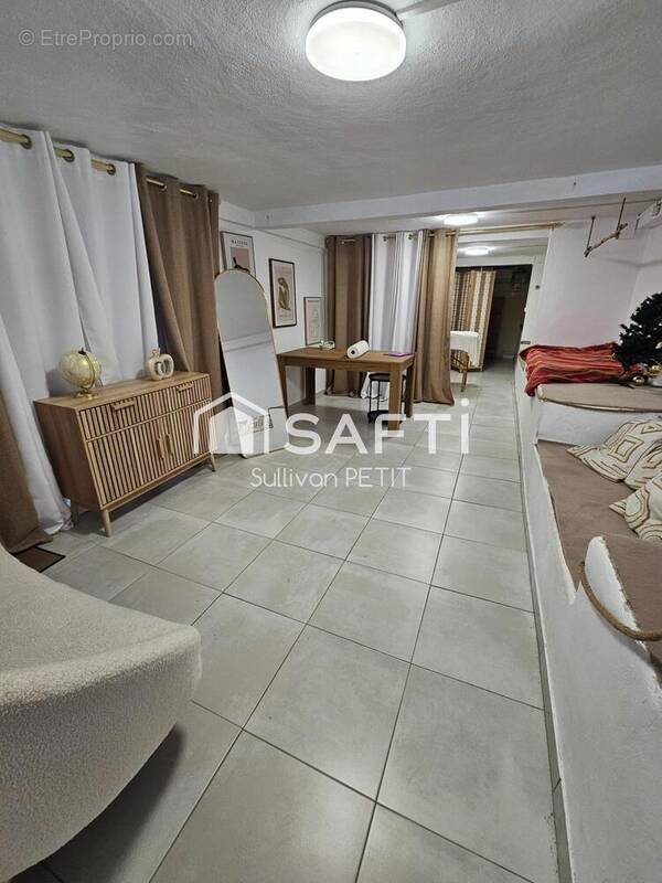 Photo 1 - Commerce à FORT-DE-FRANCE