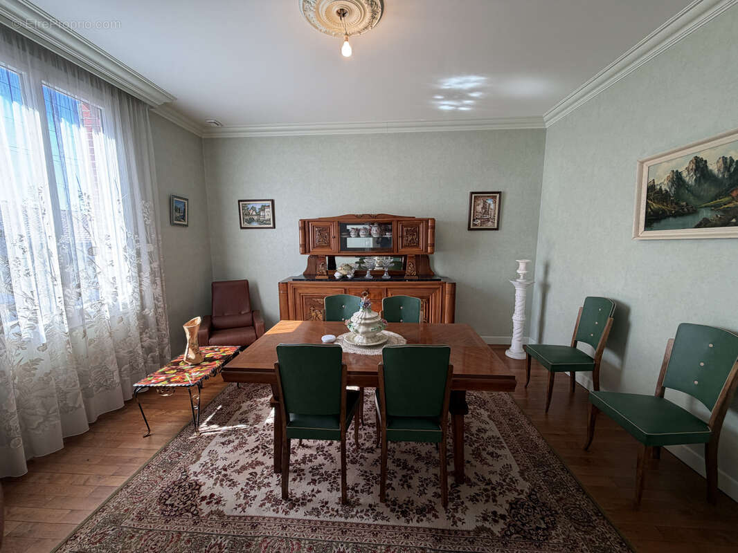 Maison à SAINT-JUERY