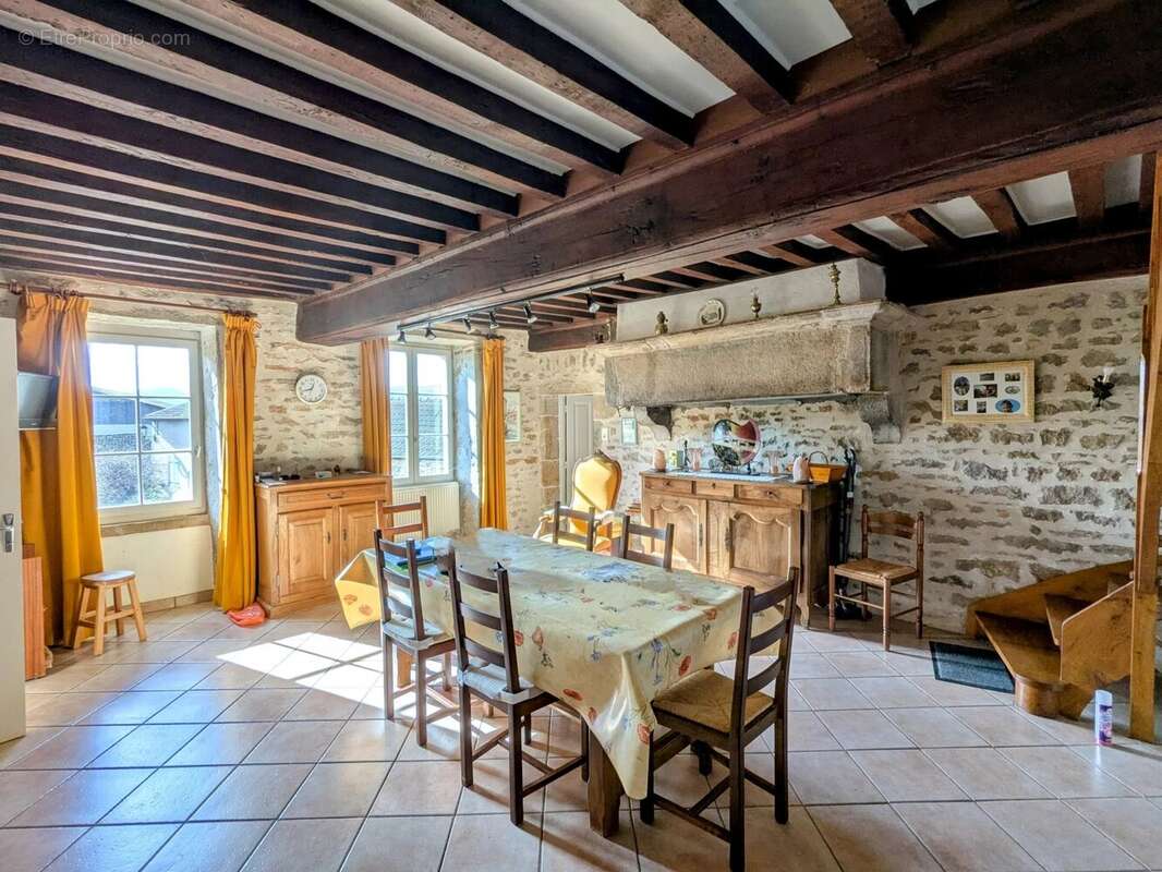 Maison à BERZE-LA-VILLE