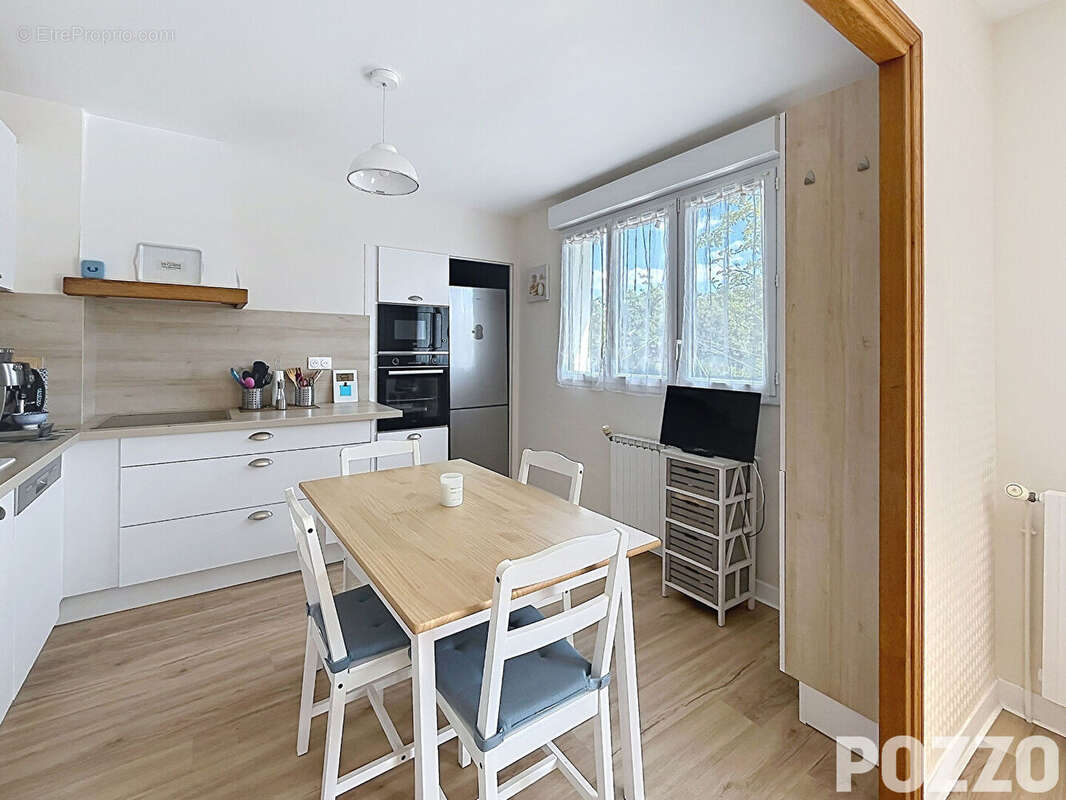 A Vendre - Saint Senier Sous Avranches - Maison 8 pièce(s) 133 m² - photo 4