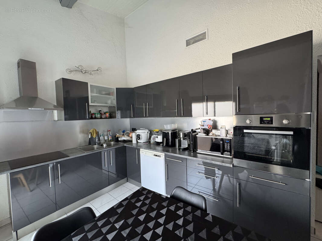 Maison à SAINT-LAURENT-DE-LA-SALANQUE