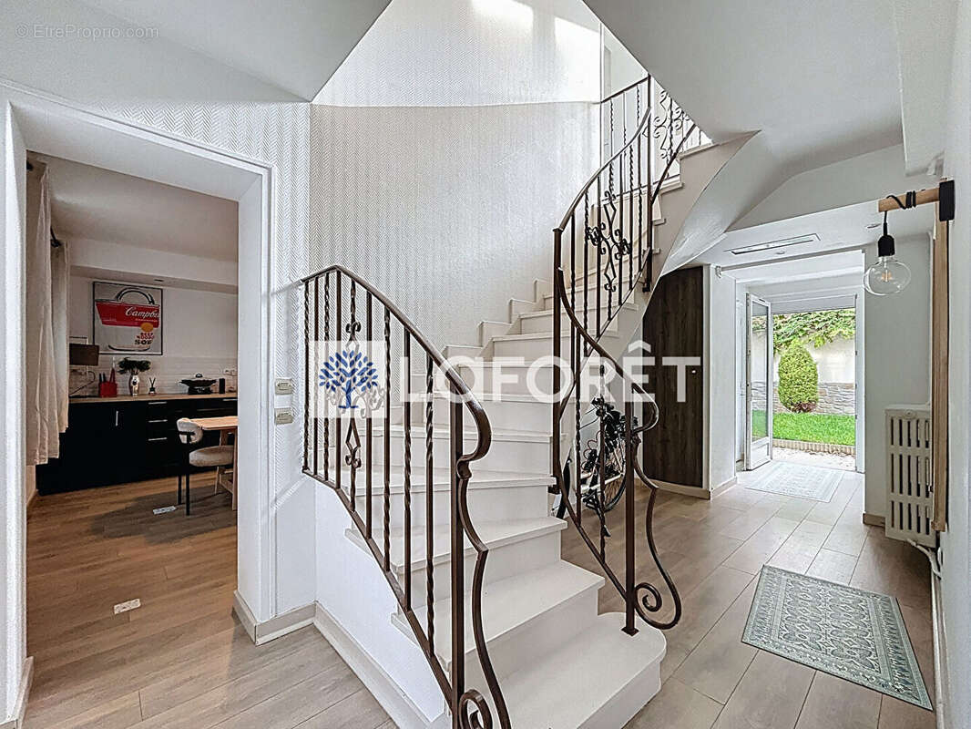 Maison de charme 147m² - Chambourcy - Environnement calme et recherché - photo 2