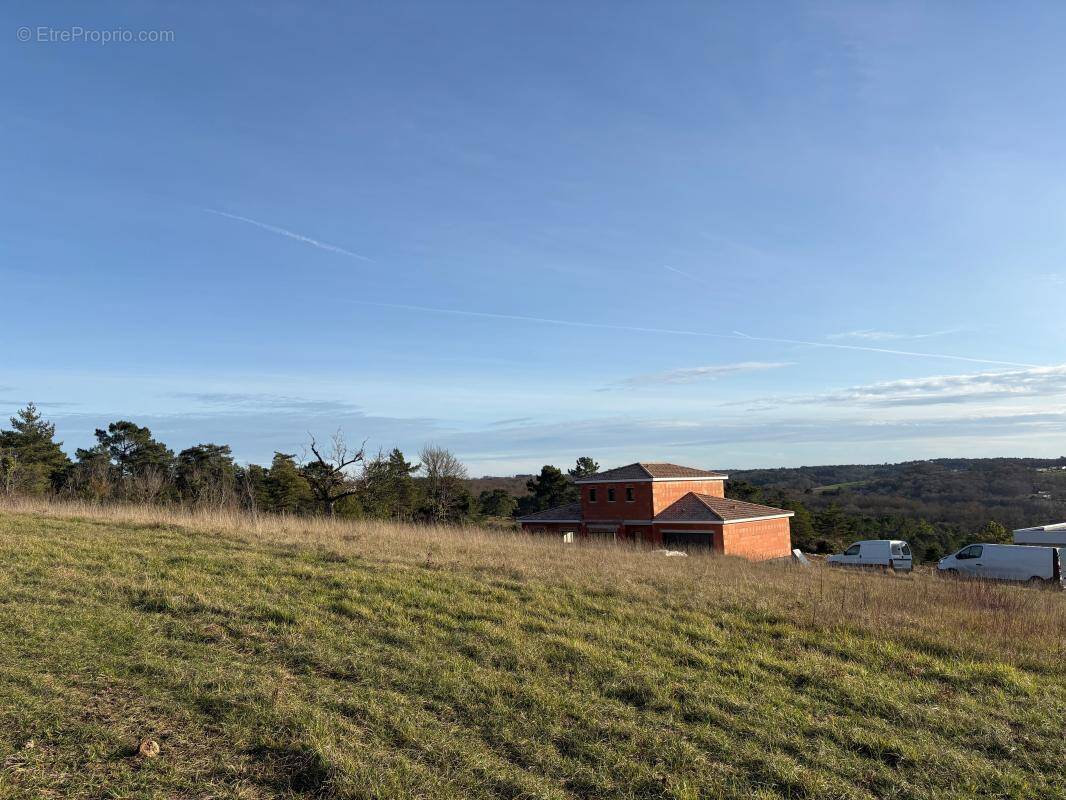 Terrain à NOTRE-DAME-DE-SANILHAC