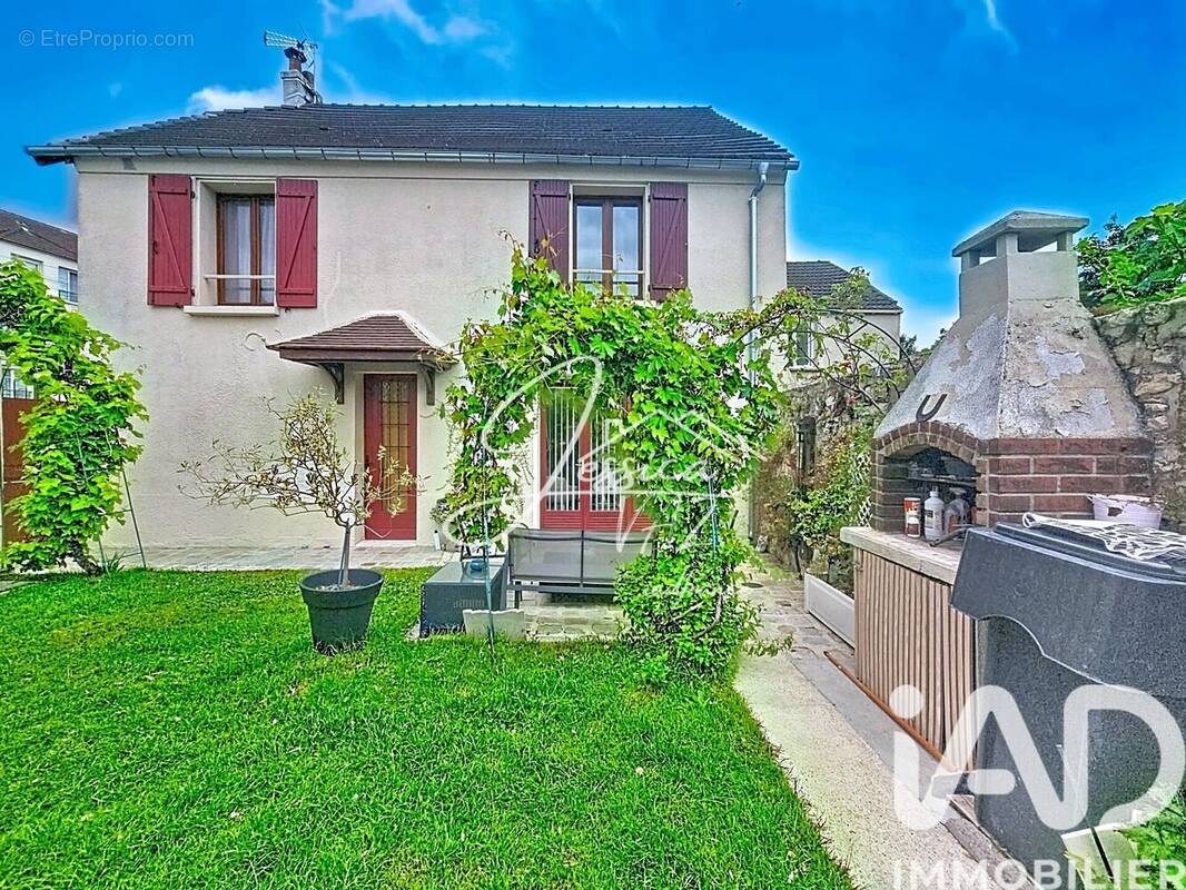 Photo 1 - Maison à LE PLESSIS-BELLEVILLE