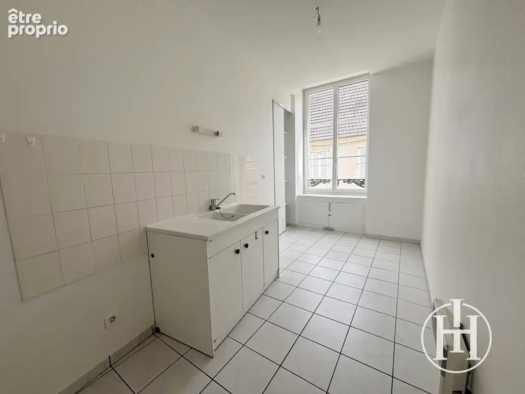 Appartement lumineux avec garage au cœur de Saint-Amand-Montrond - photo 5