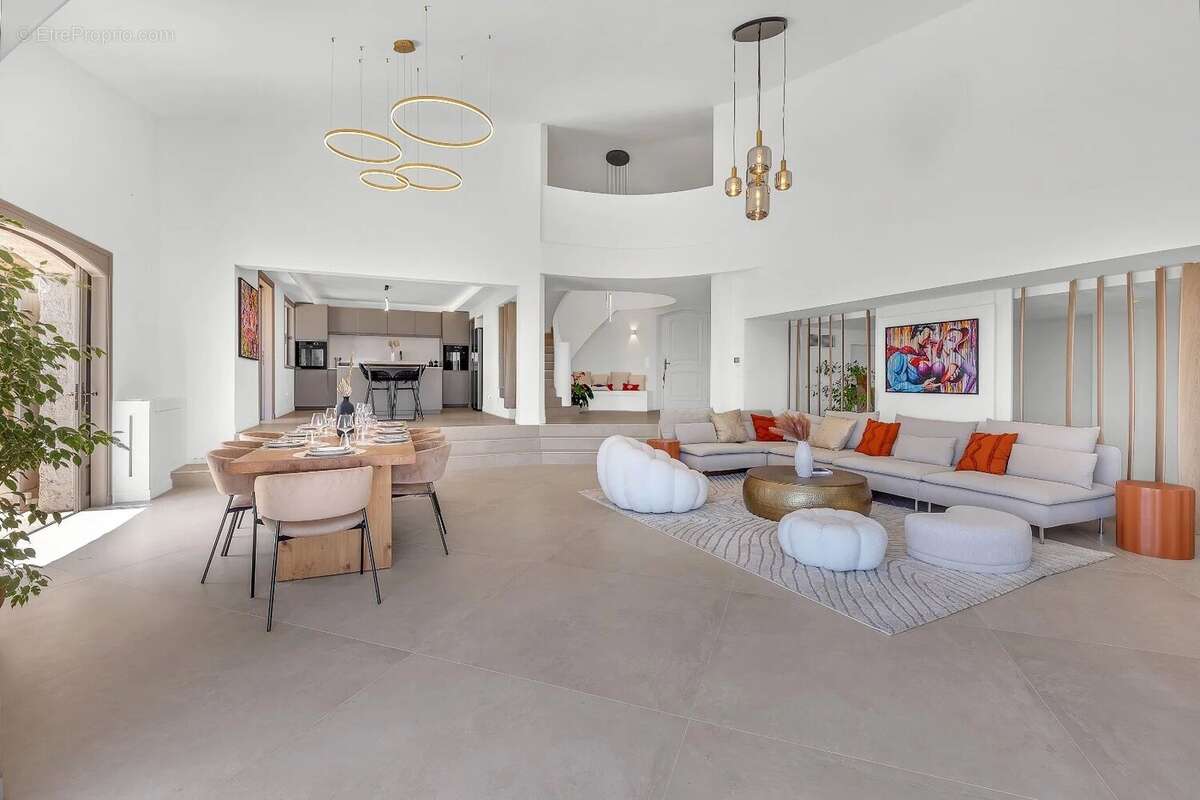 Maison à MANDELIEU-LA-NAPOULE