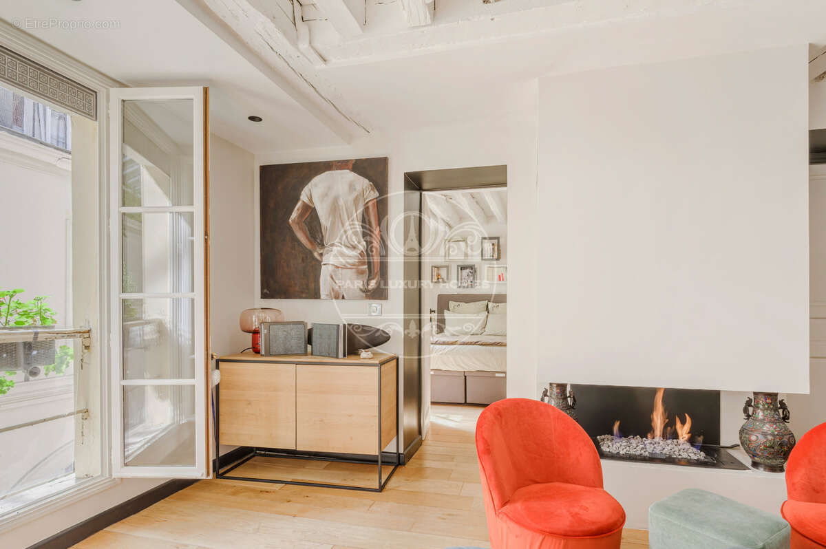 Appartement à PARIS-2E