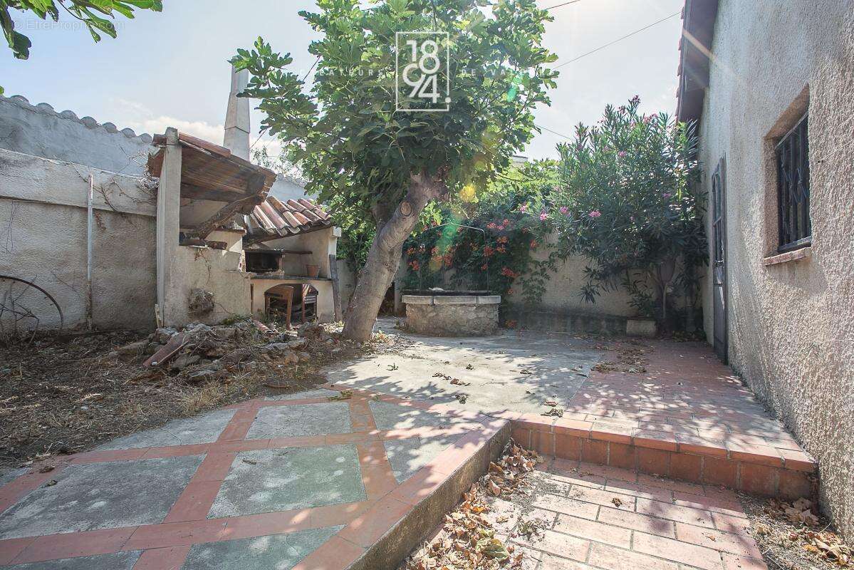 MARSEILLE 14ᵉ – Le Canet  Maison familiale 127 m² avec garage, jardin et piscine – Fort potentiel - photo 5