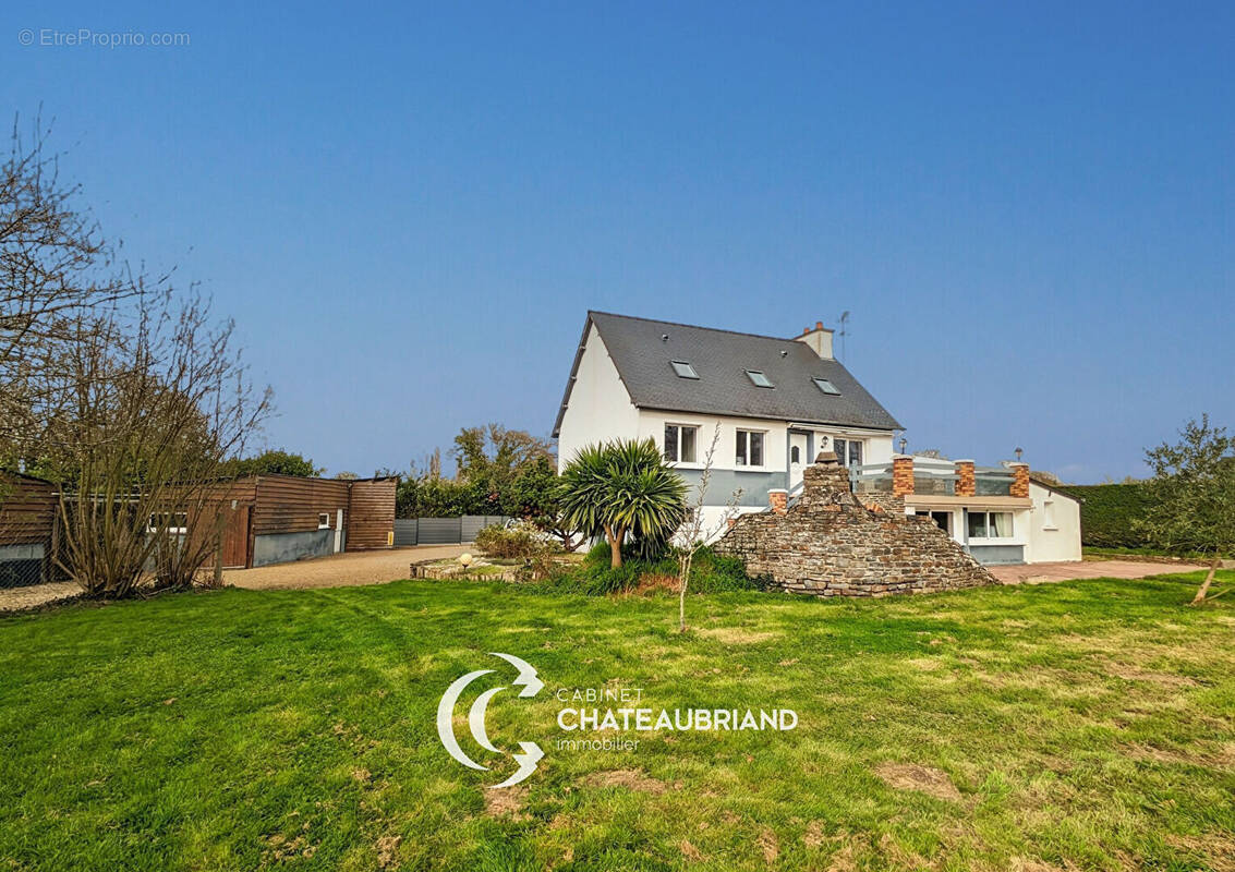 Maison à BAGUER-MORVAN