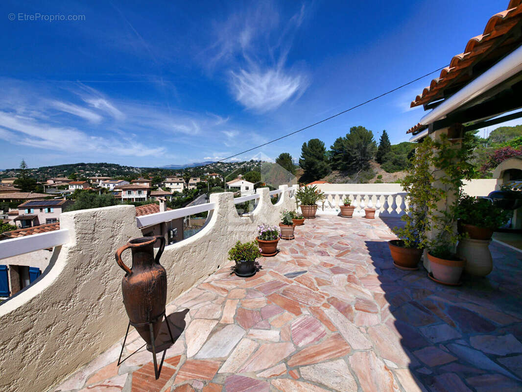 Maison à MOUGINS