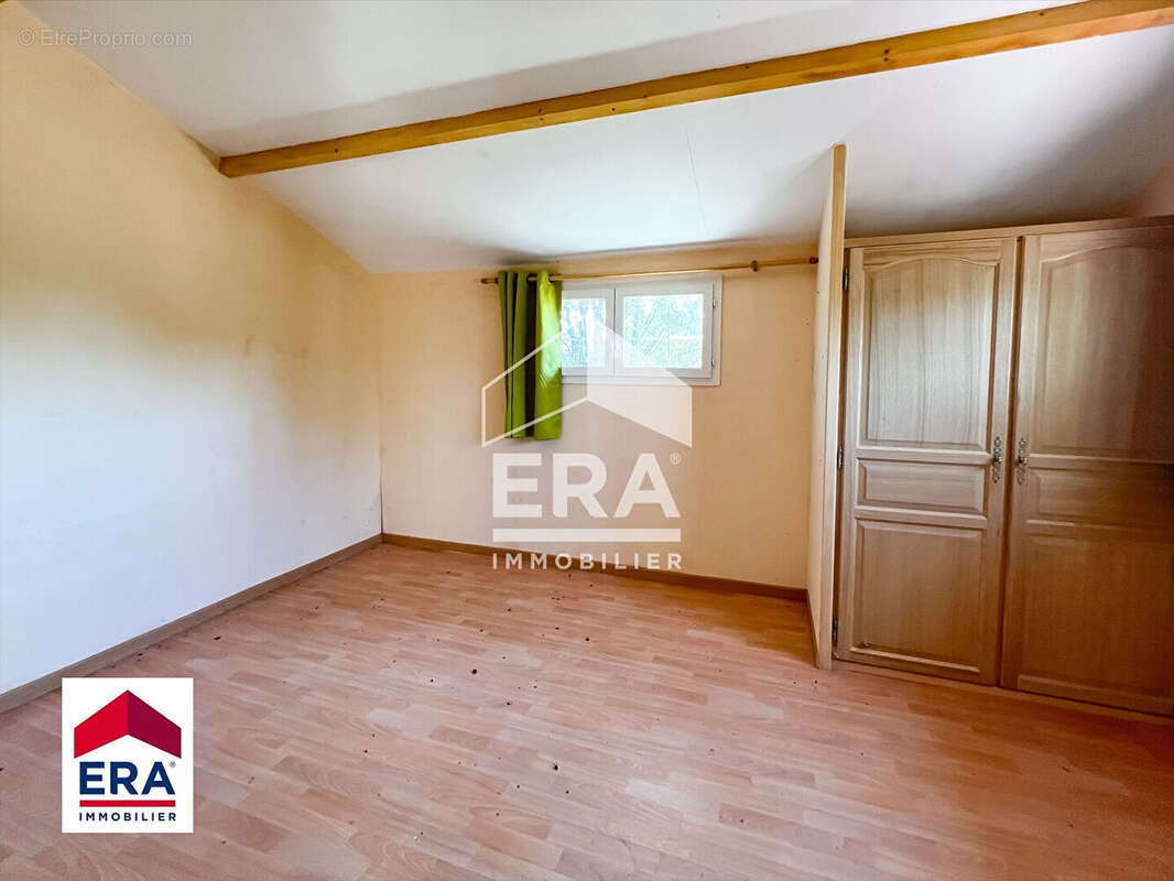 Terrain à VILLES-SUR-AUZON