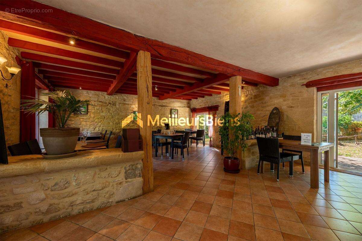Ensemble immobilier de charme en pierre de 368m2 - photo 6