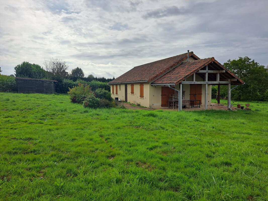 Maison de plain-pied - 3 chambres - gorre - photo 2