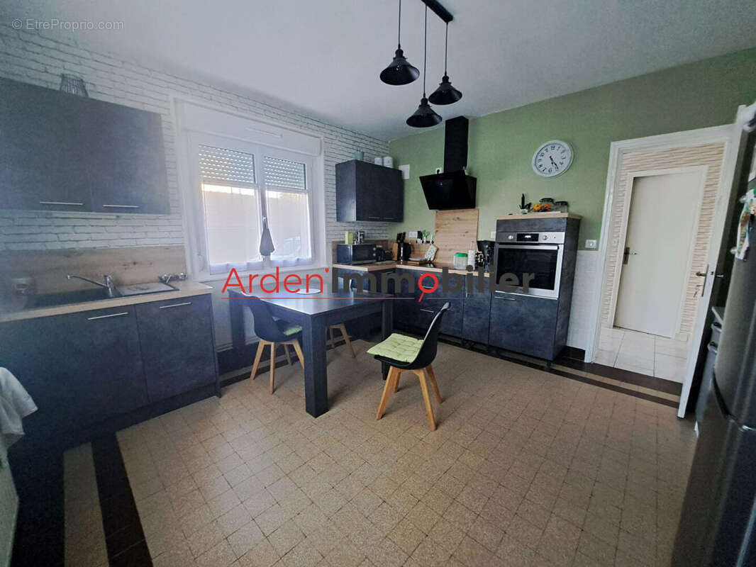 Maison à AMBLY-FLEURY